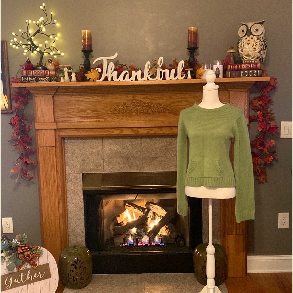 Super Cute TomFoolery Sweater. Junior Size XL. Never Worn. ❄️